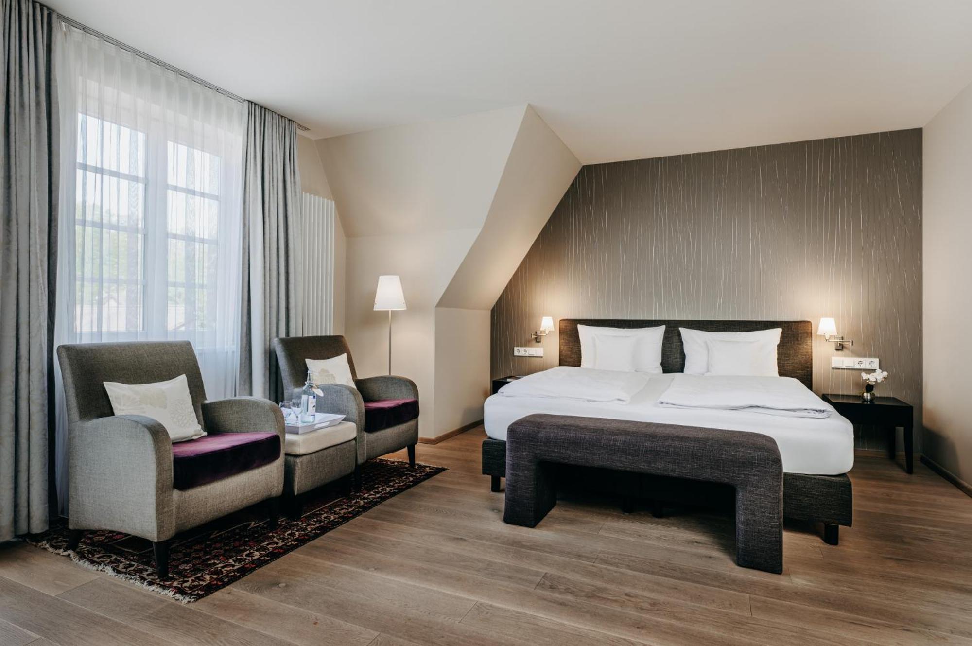 Junior Suite,1606555346:JPEG